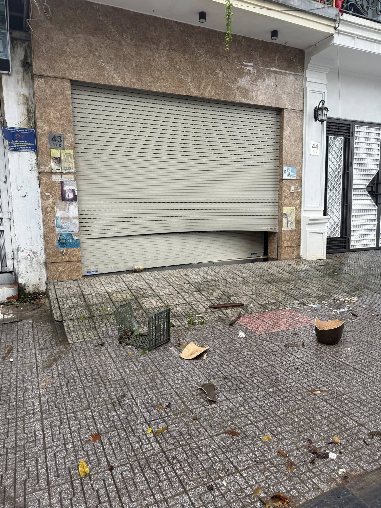 Sửa chữa lắp đặt motor và phụ kiện cửa cuốn